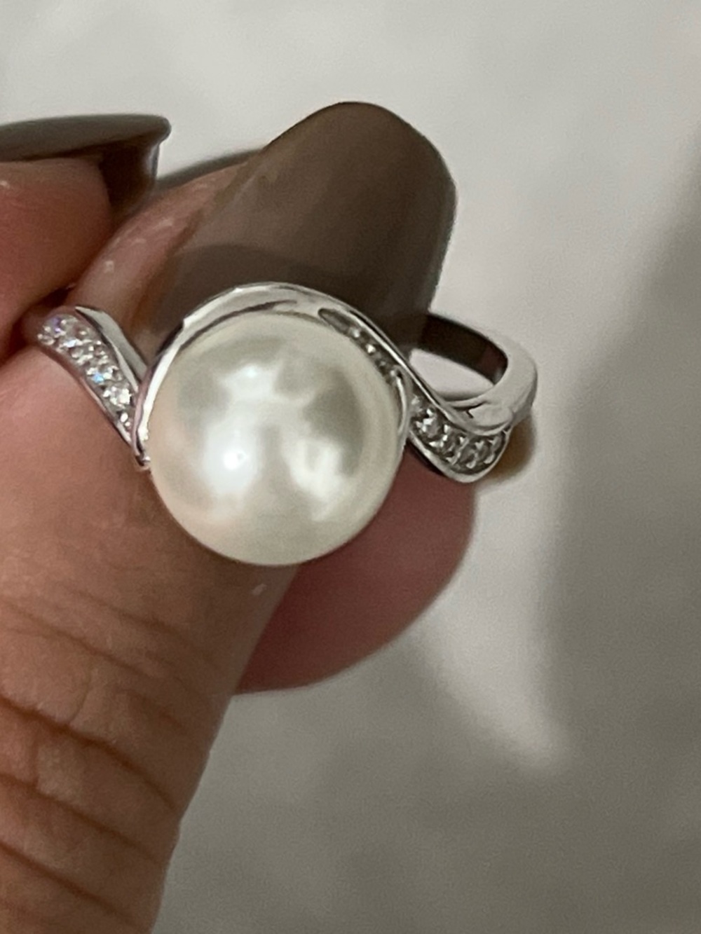 Silver Pearl Twist Ring with Clear Accent Stones - White Pearl